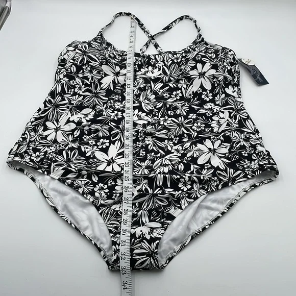Aqua Couture Black & White Curvy Bathing Suit Adjustable Straps Swimsuit - 3X - Picture 5 of 14